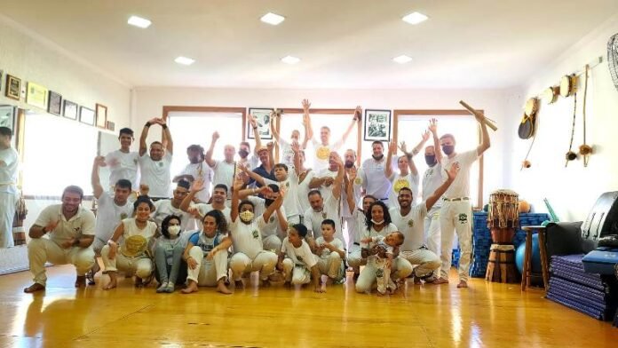 Capoeira de Valor Mestre Cicero Batizado 2021. 10